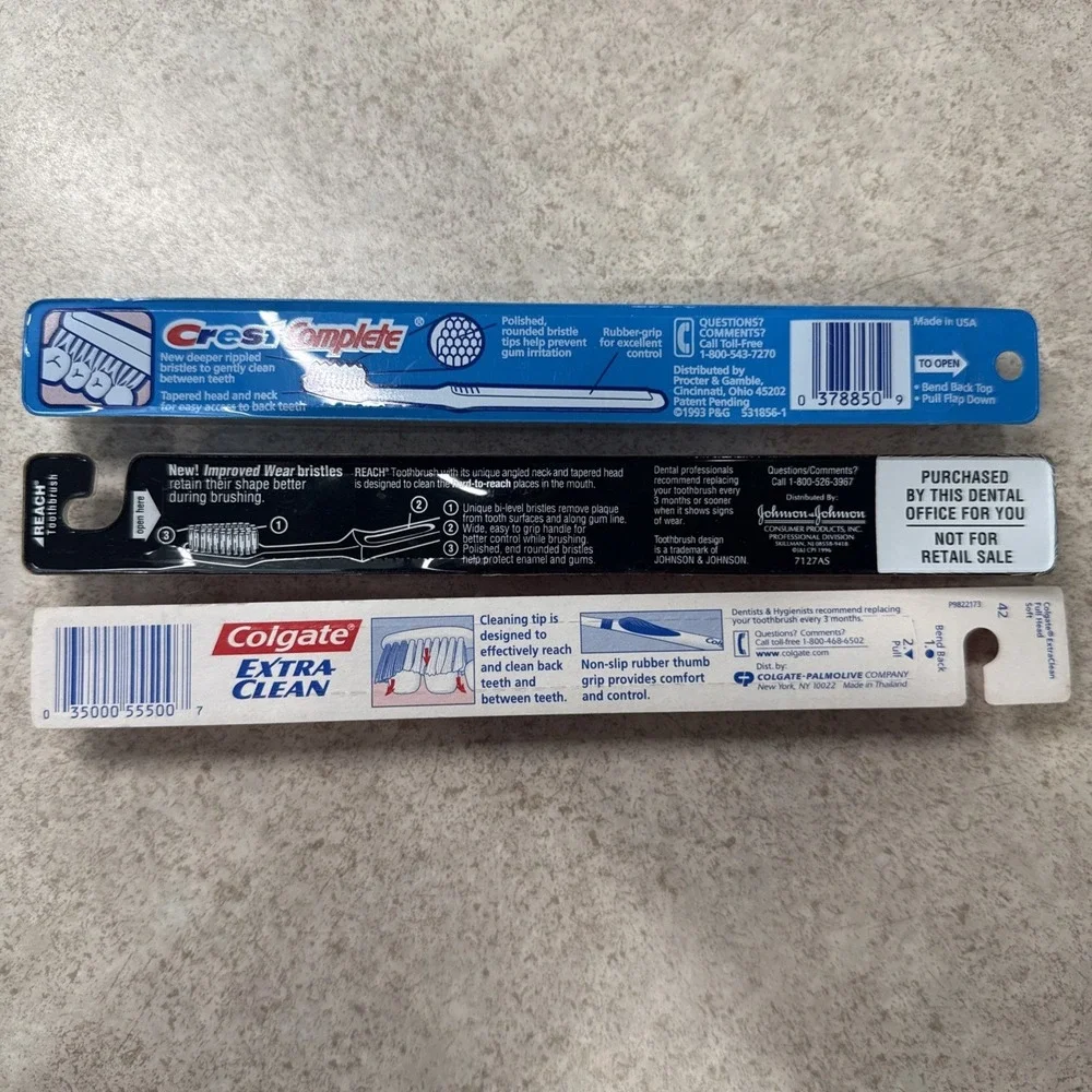 New VTG 90s Toothbrush Lot of 3 Crest Colgate Reach Soft Pull J1